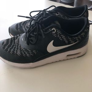 NIKE Air Max Thea